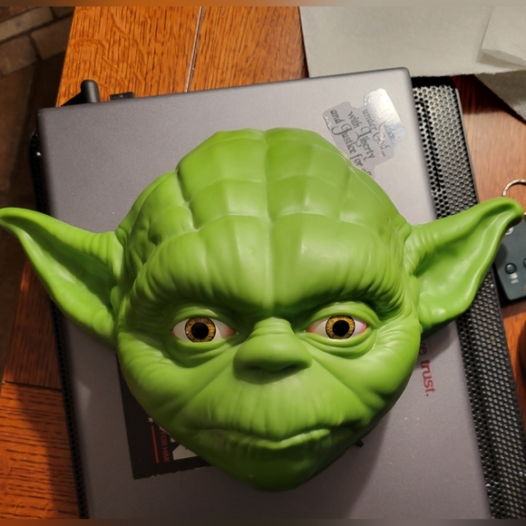 RARE - Star Wars YODA Head 3D Deco Light - Picture 1 of 5